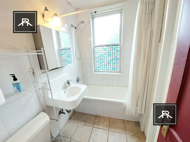 30 Quint Ave #35 — Photo 2