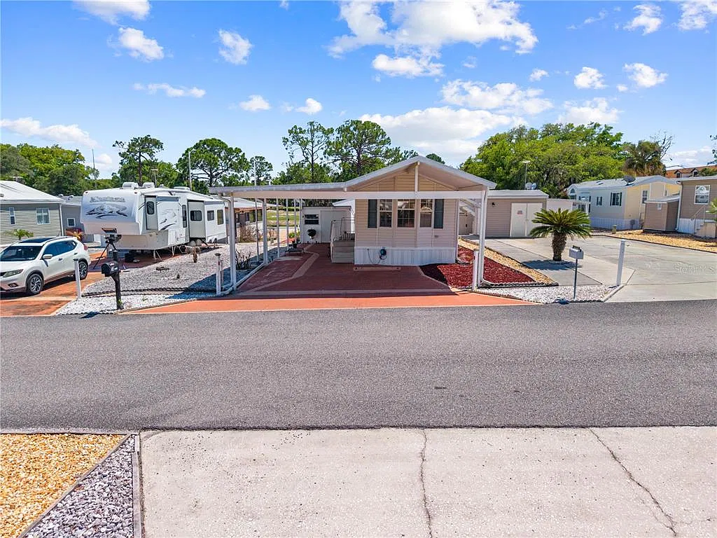 1 bed, 1.0 bath, 518 sqft, $900 — Photo 3