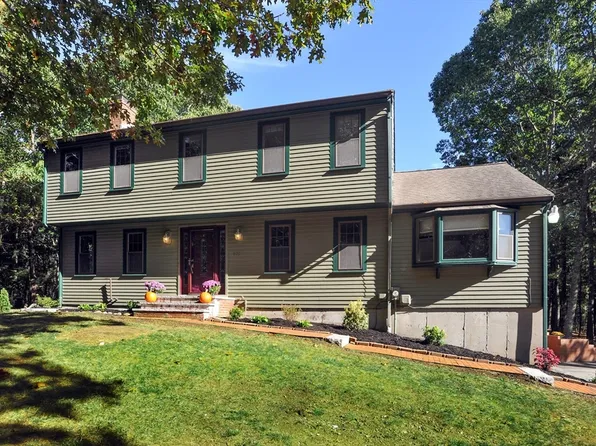 102 Pioneer Trl, Marshfield, MA 02050