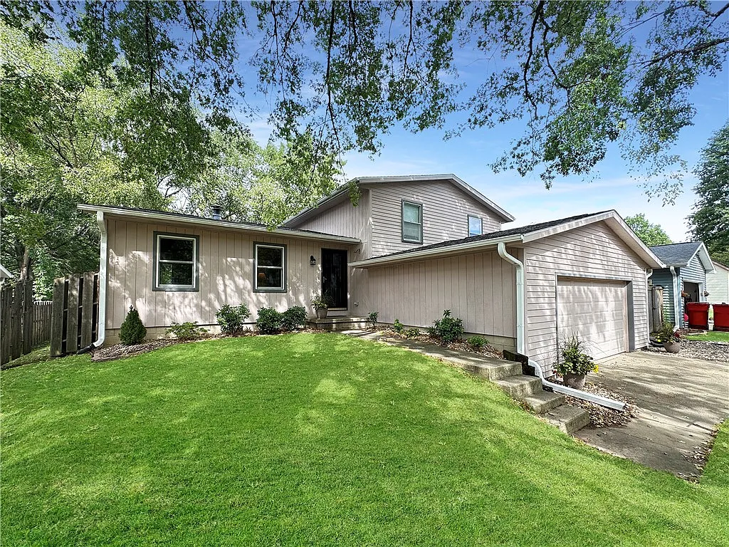1506 Coral Cove Dr photo 1