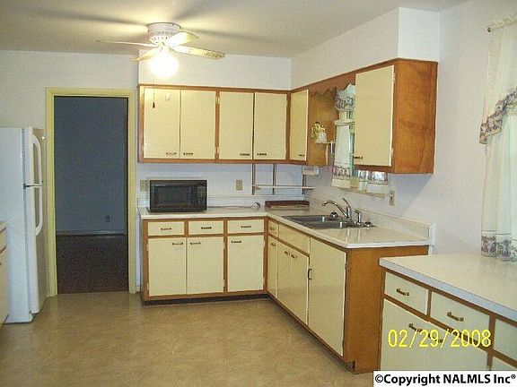 4th image of 6109 Stratford Ct NW