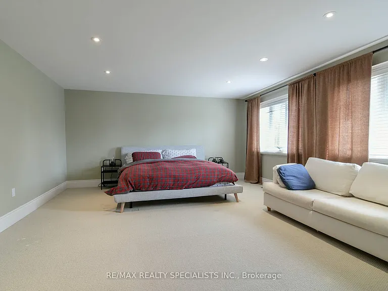7 Scott Dr #UPPER — Photo 22