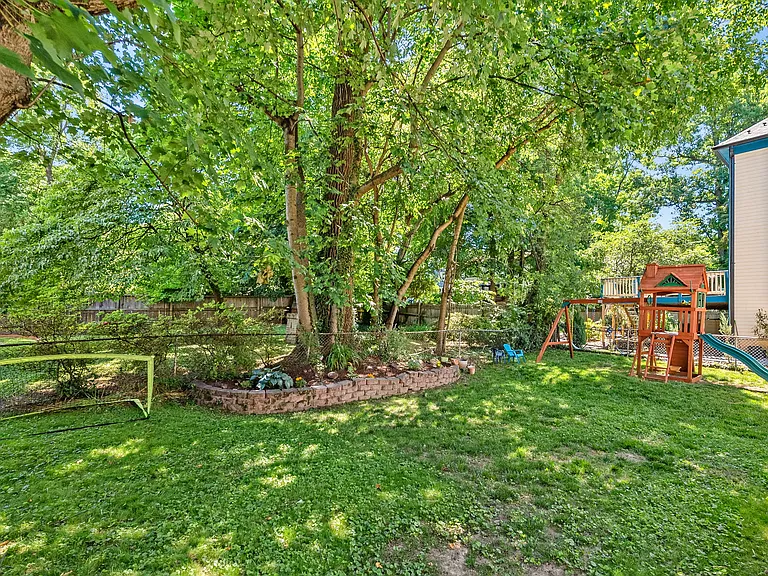 8909 2nd Ave — Photo 39