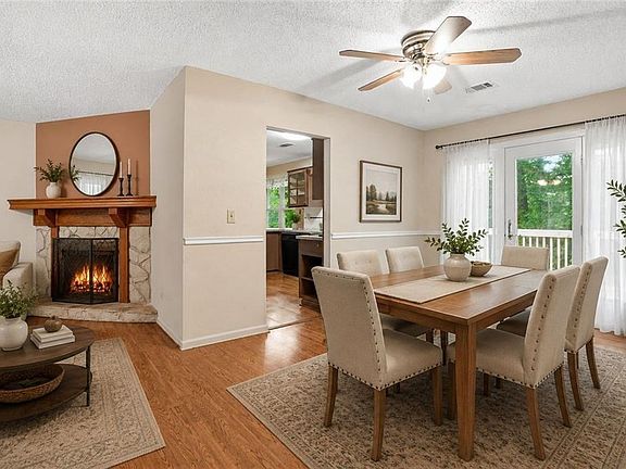 5th image of 2432 Landington Way