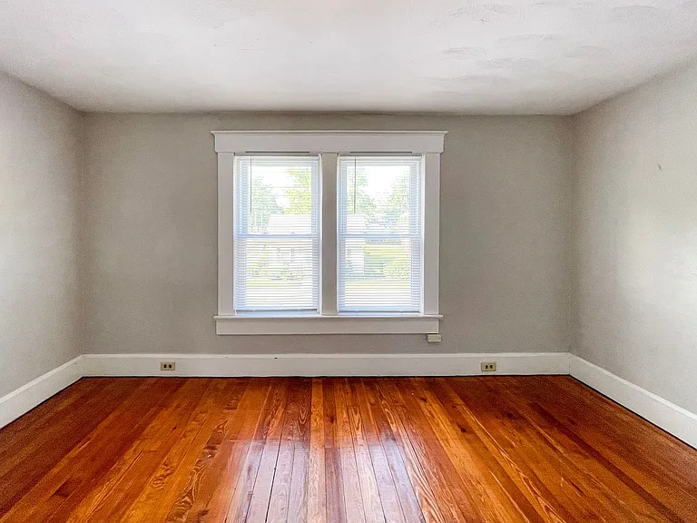 2125 W Jackson St — Photo 11