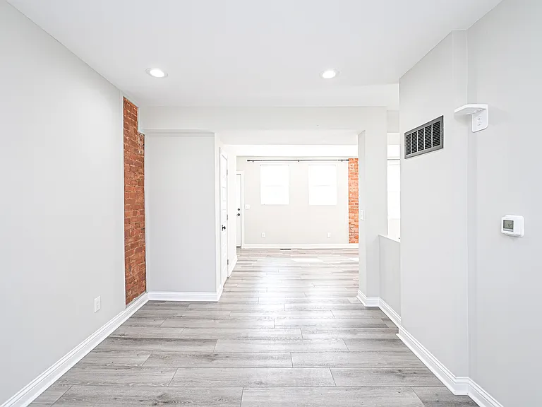 2823 Ashland Ave — Photo 11