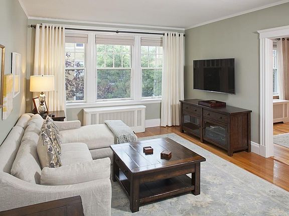 5th image of 26 Egmont St APT 3