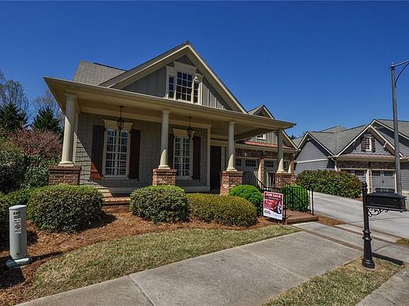 3rd image of 213 Somerset Cir
