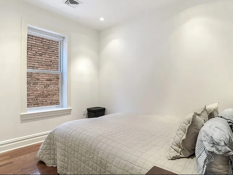 871 Park Pl #2F — Photo 4