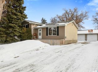 251 Hanley CRESCENT, Regina, SK S4R 5A9