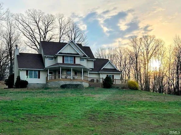 692 N Parker Ln, Bloomfield, IN 47424