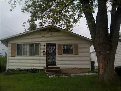1753 Kenmore Rd photo 1