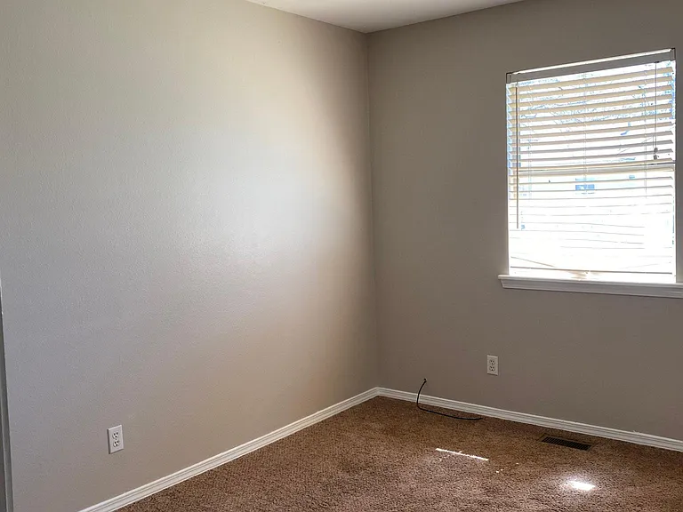 704 N Anthony St — Photo 18