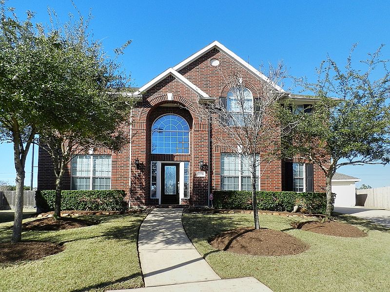 Beautiful 2-story in Village