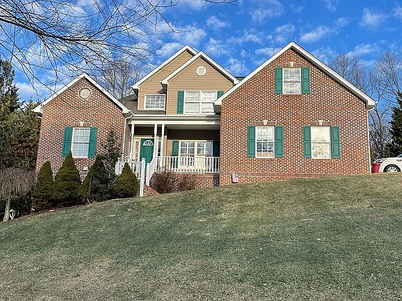 2nd image of 701 Sugarwood Ct