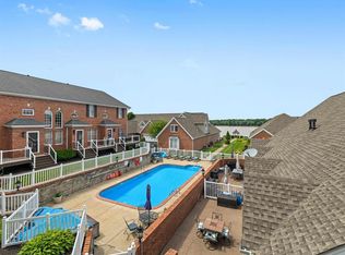 933 W 1st St, Owensboro, KY