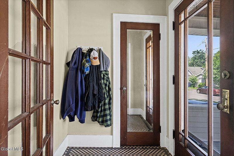 5th image of 119 N Toll Street