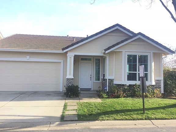 2nd image of 393 Coventry Cir