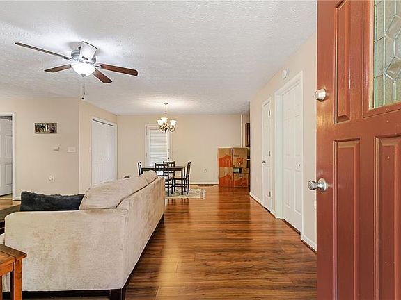 5th image of 7607 Beachwood Dr