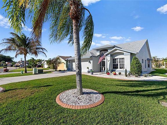 3rd image of 18048 Horseshoe Bay CIR