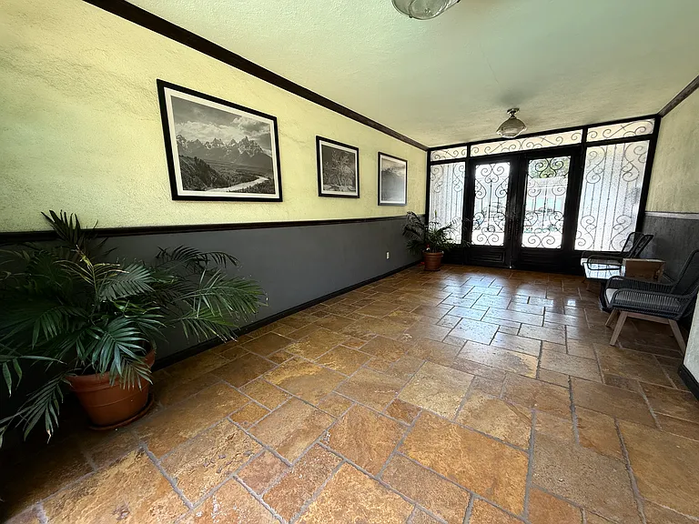 1138 S La Cienega Blvd #1 — Photo 21