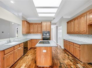 3501 Blue Forest Dr, Arlington, TX 76001