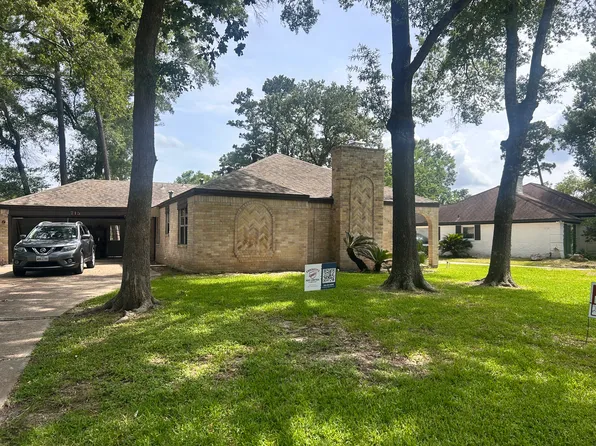 715 N Hyannis Port St, Crosby, TX 77532