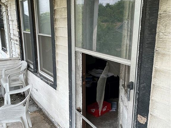 4th image of 12205 Revere Ave