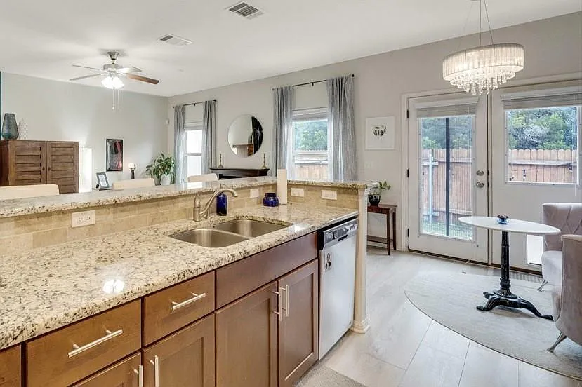 Building Photo - 1701 S Bell Blvd #302