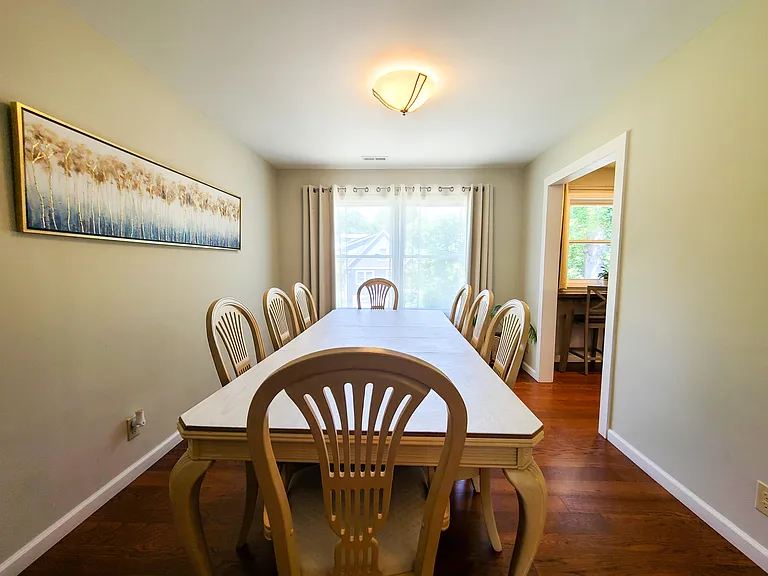 Dining area that captures the perfect sunset everyday.