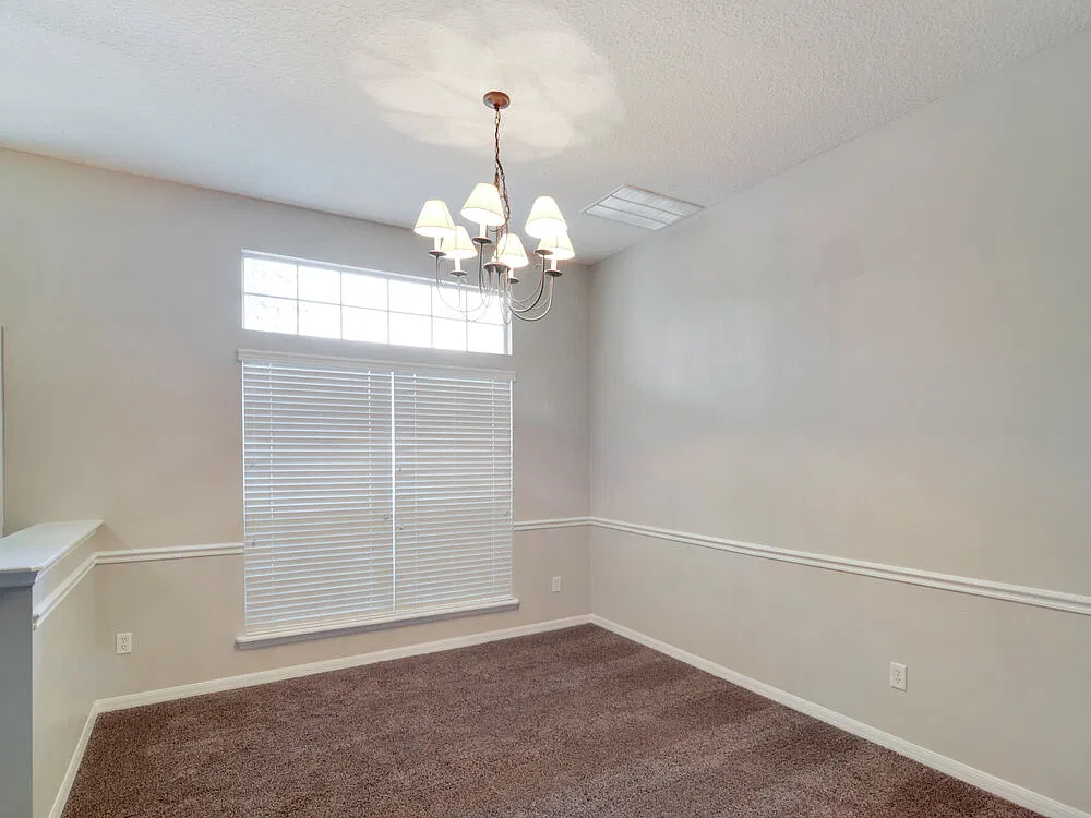 5 bed, 4.0 bath, 2481 sqft, $2,660 — Photo 3