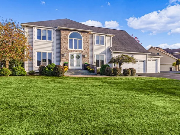 15 Christine Ct, New Hartford, NY 13413