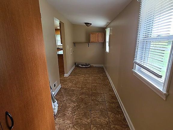 Entry and laundry hookup