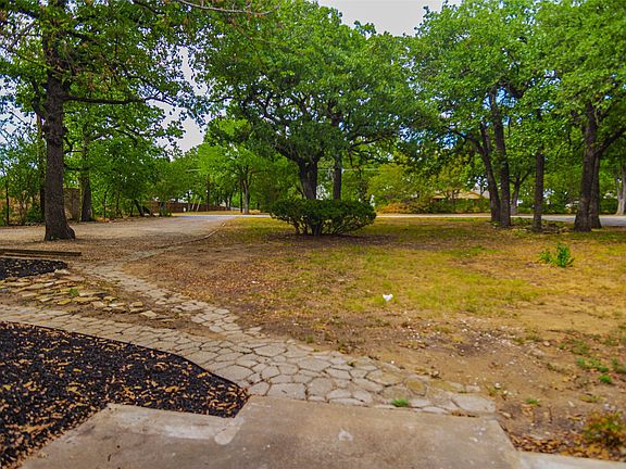 4th image of 1832 Johnson Rd