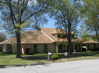 808 Lovers Ln, Athens, TX 75751