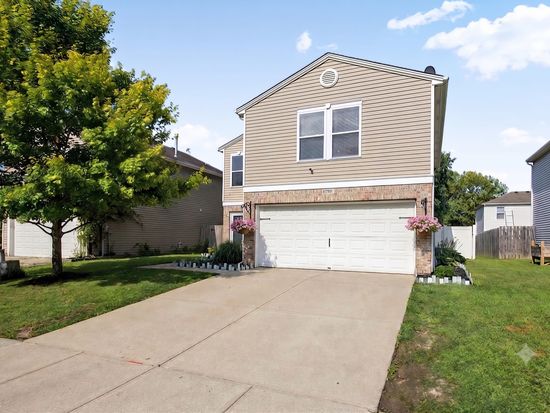 10901 Grace Dr, Ingalls, IN 46048