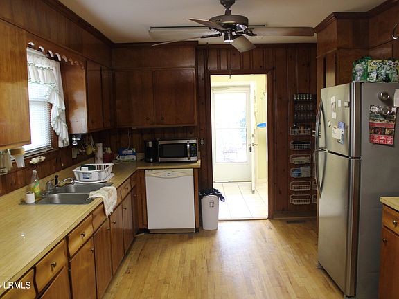 4th image of 301 W Pulaski Dr