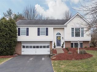 305 Lawrence Pl, Coraopolis, PA 15108