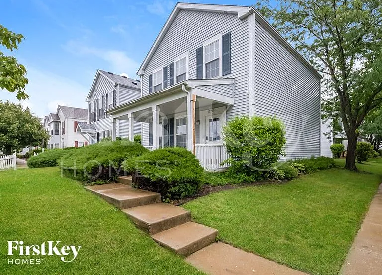 1028 Four Seasons Blvd — Photo 1