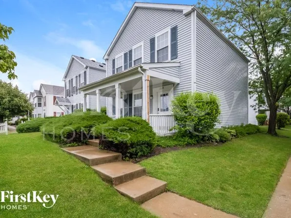 1028 Four Seasons Blvd, Aurora, IL 60504