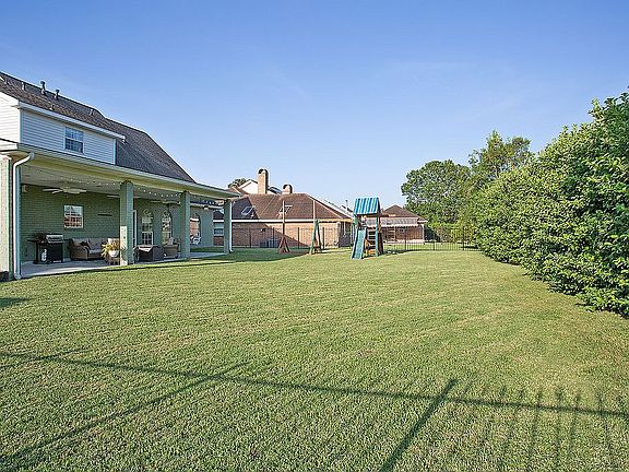 3rd image of 1720 Lake Salvador Dr