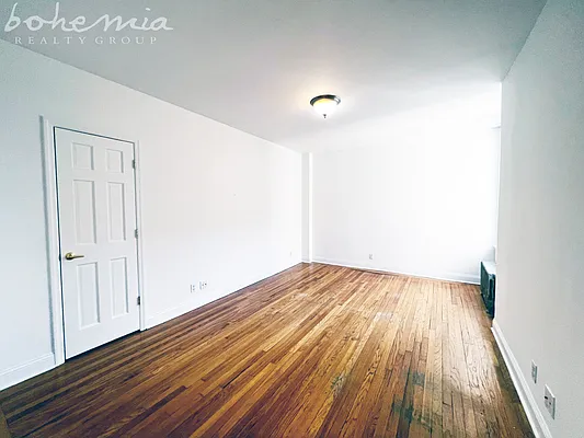 Rented by Bohemia Realty Group | media 7