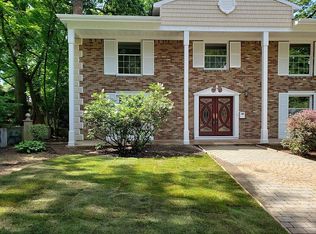 96 Heights Rd, Paramus, NJ 07652