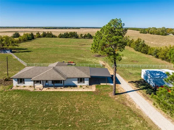 920 S Holly Fm #196, Blossom, TX 75416