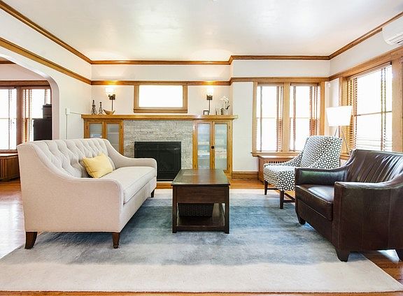 3rd image of 4521 N Kilbourn Ave