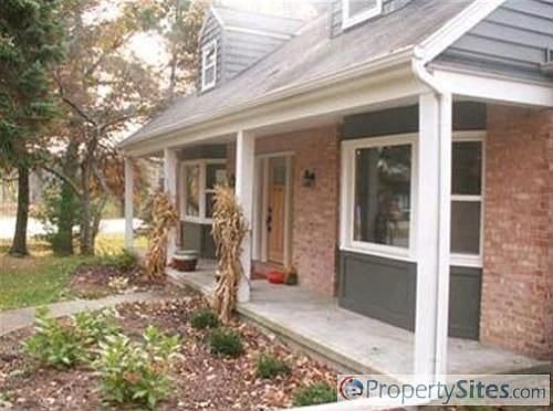 3rd image of 119 Alta Dale Ave SE