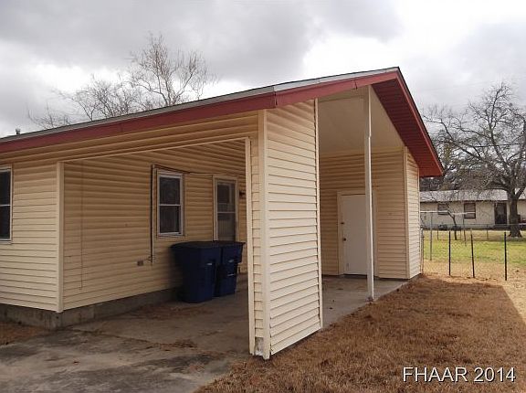 2nd image of 2413 Meadow Ln