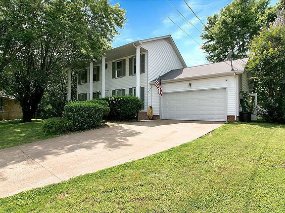 3rd image of 801 Parkview Ct