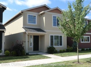 2280 E 3rd St, Newberg, OR 97132