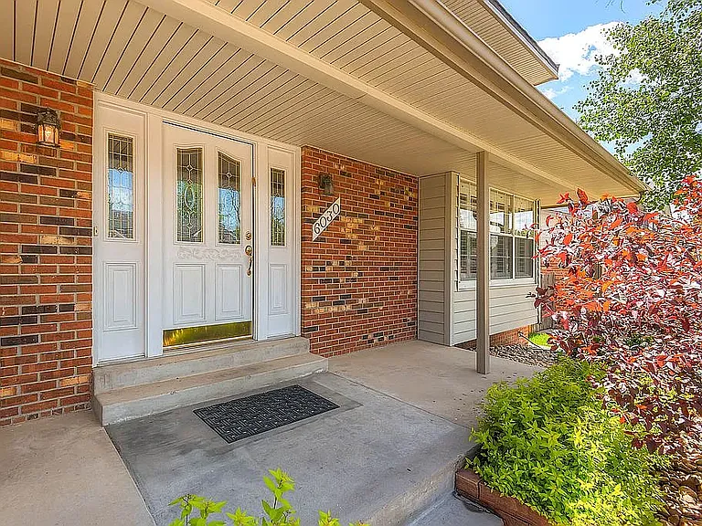 6030 S Lima Way — Photo 3